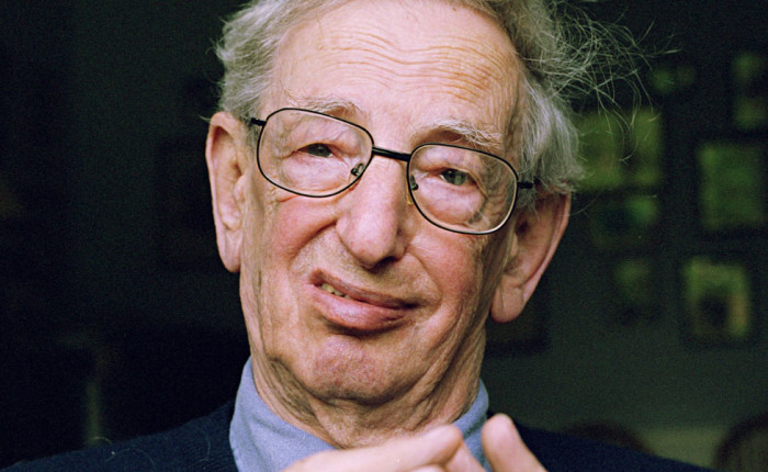 Eric Hobsbawm: “Nation and Nationalism since 1780”