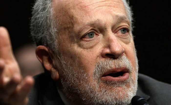 Robert Reich: “Donald Trump and the Revolt of the Anxious class”