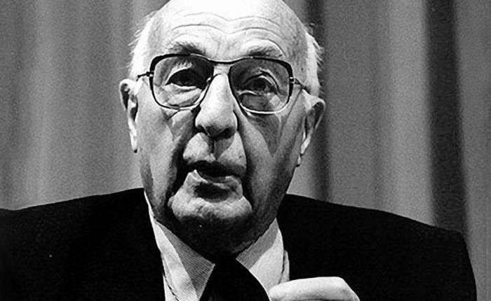 Georgescu – Roegen : ” Entropy Law and Economic Process “